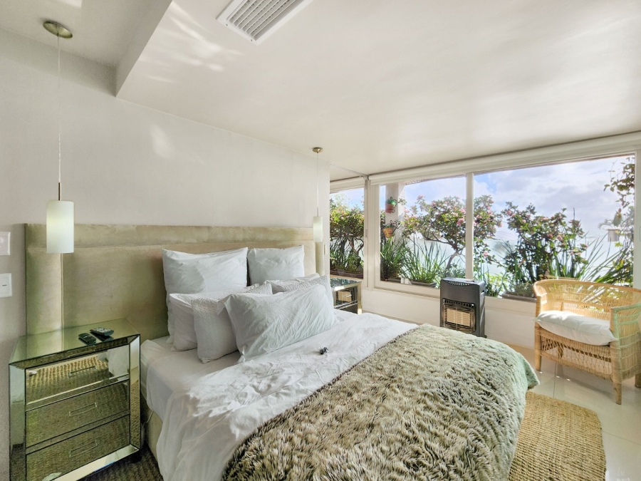 To Let 4 Bedroom Property for Rent in Clifton Western Cape